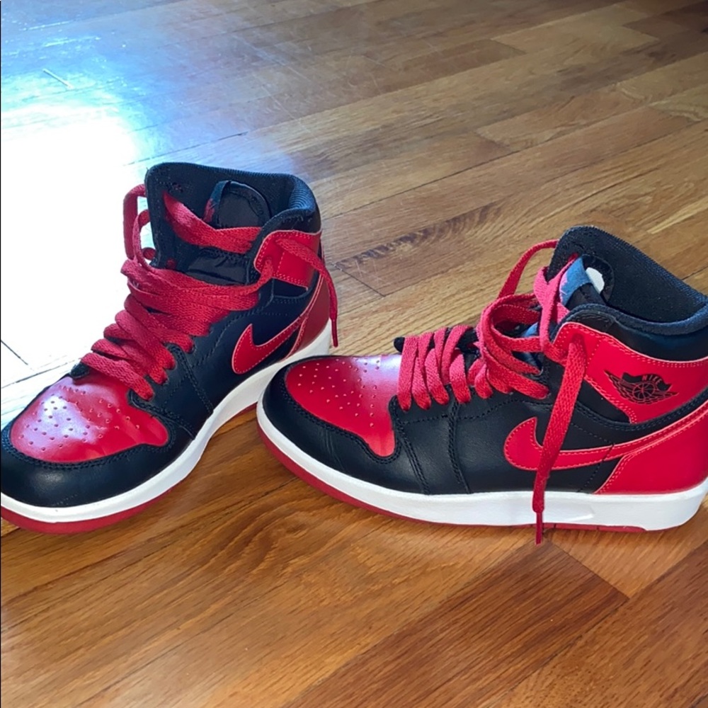 Bred Air Jordan mid 1s